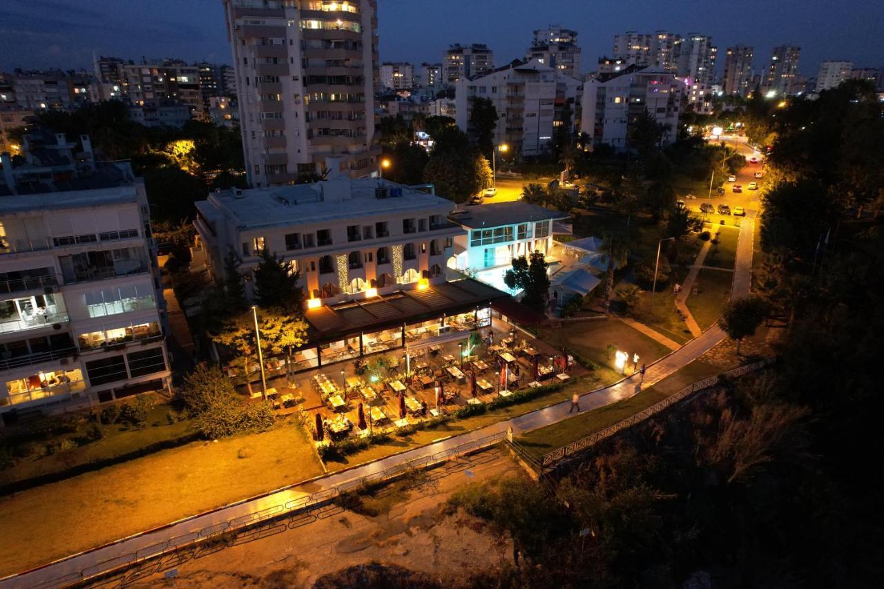 Otel Tema 242 2*
