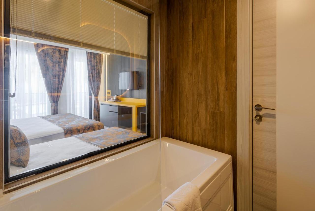 Otel Tema 242 2*