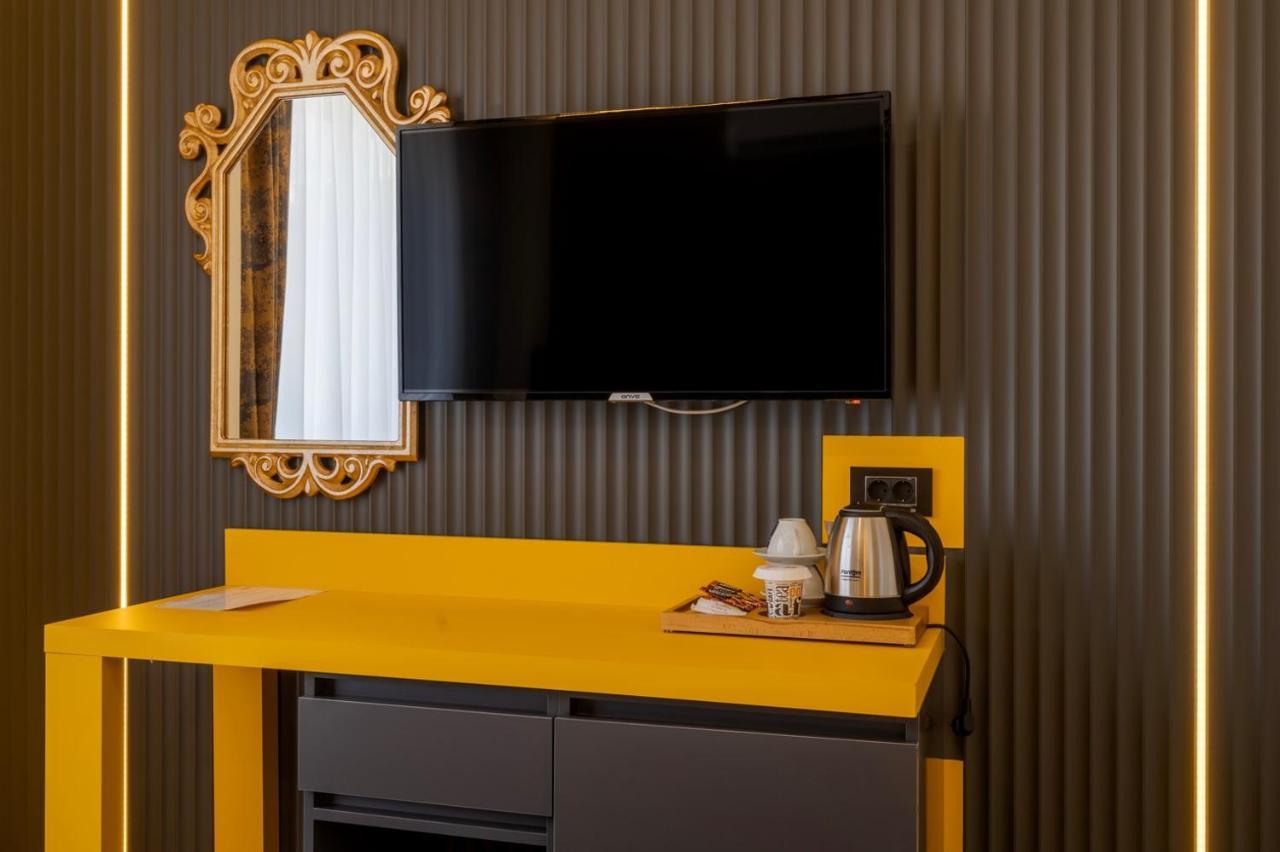 Tema 242 Otel